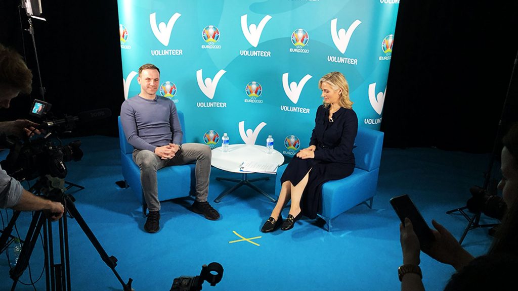 Hayley McQueen interviews Martin Compston
